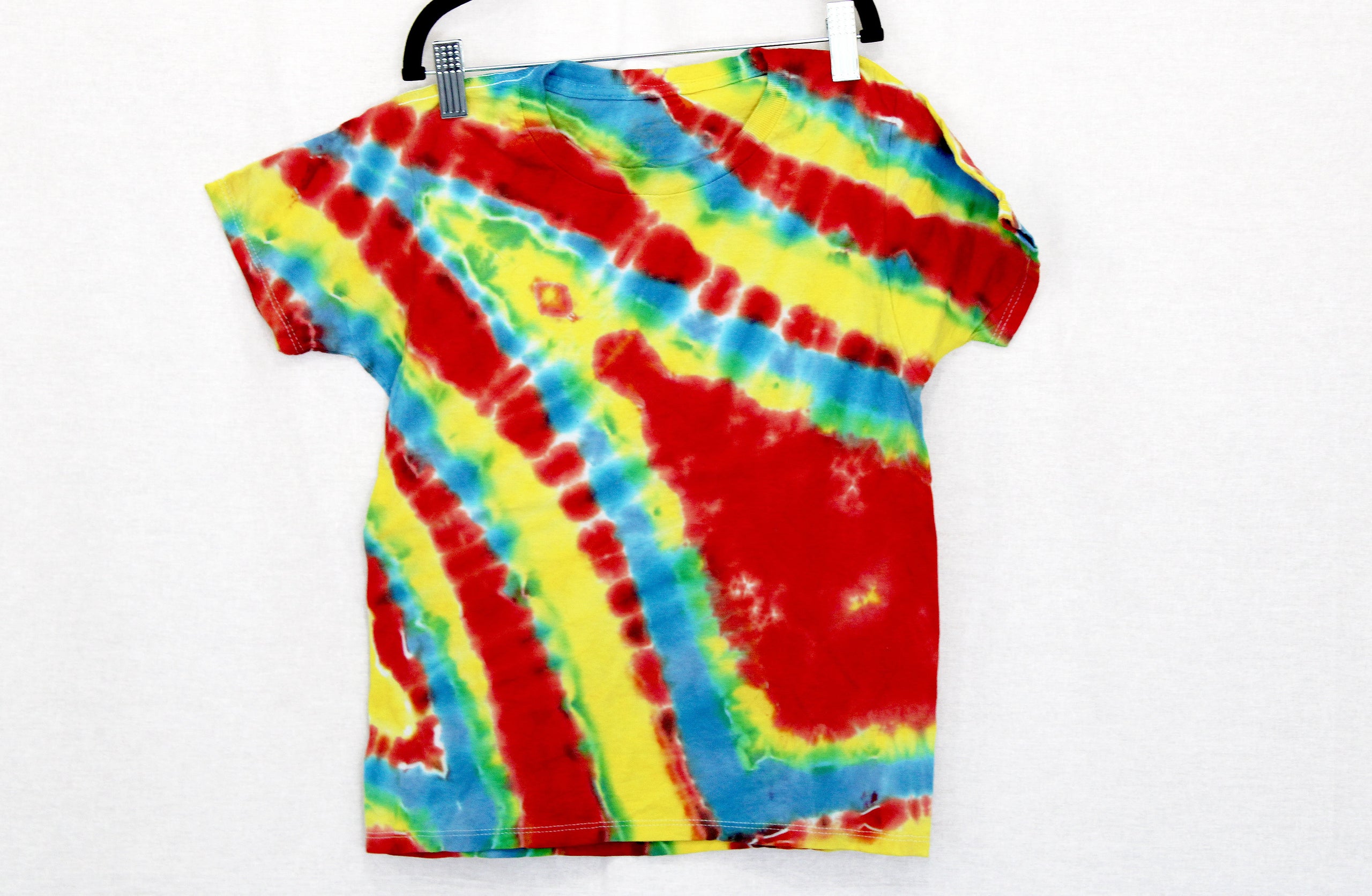 Red blue yellow tie best sale dye shirt